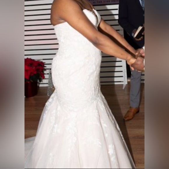 Beautiful light pink mermaid wedding dress - Picture 2 of 5